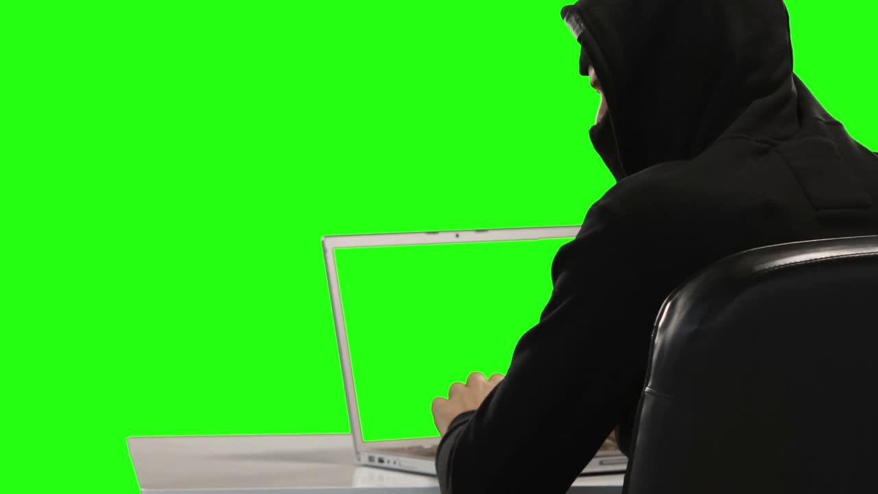 노트북을 사용하는 컴퓨터 해커