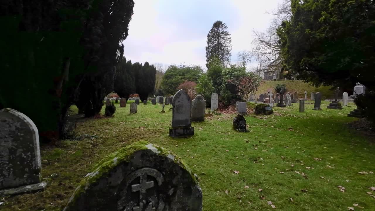 iglesia amistosa y acogedora, que pone el mensaje del evangelio en el centro de nuestra adoración, enseñanza y compañerismo.