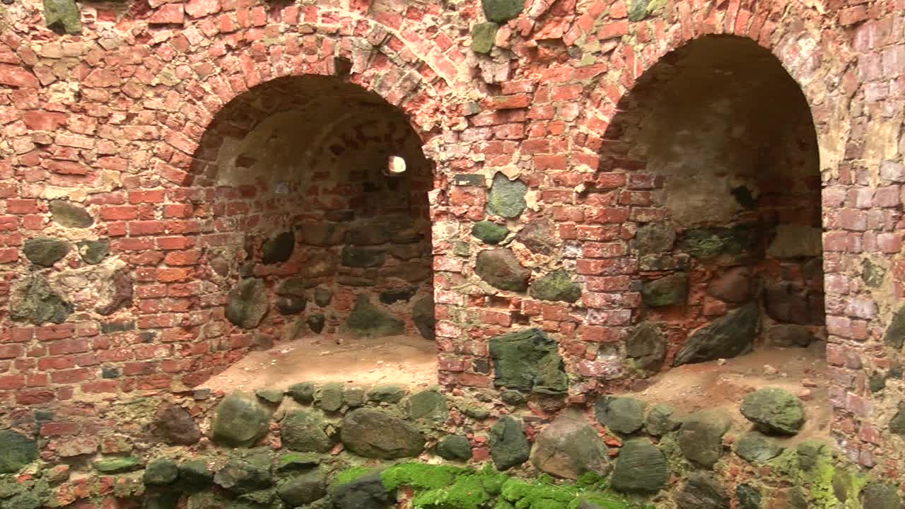 가을 동안 ergeme에 있는 리보니아 질서의 성 유적