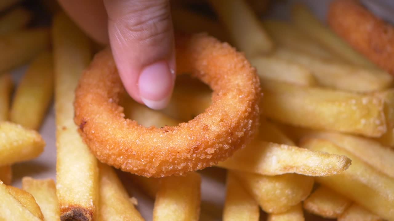 한 김과 양파 반지