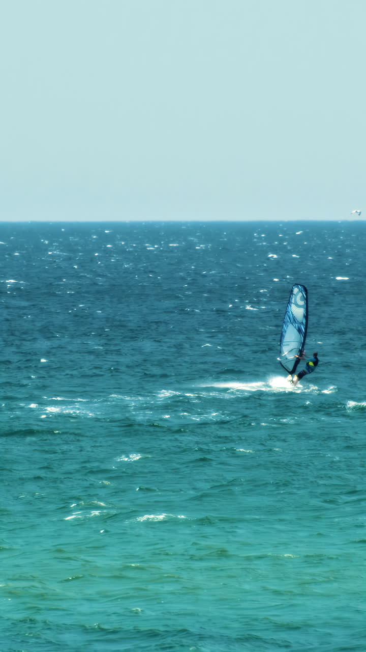 windsurf en el océano