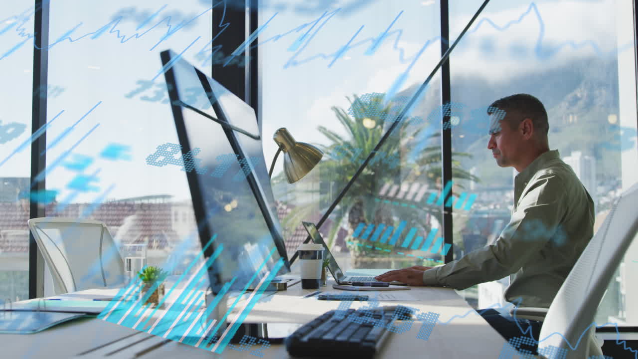 사무실에 있는 백인 사업가에 대한 금융 데이터 처리의 애니메이션