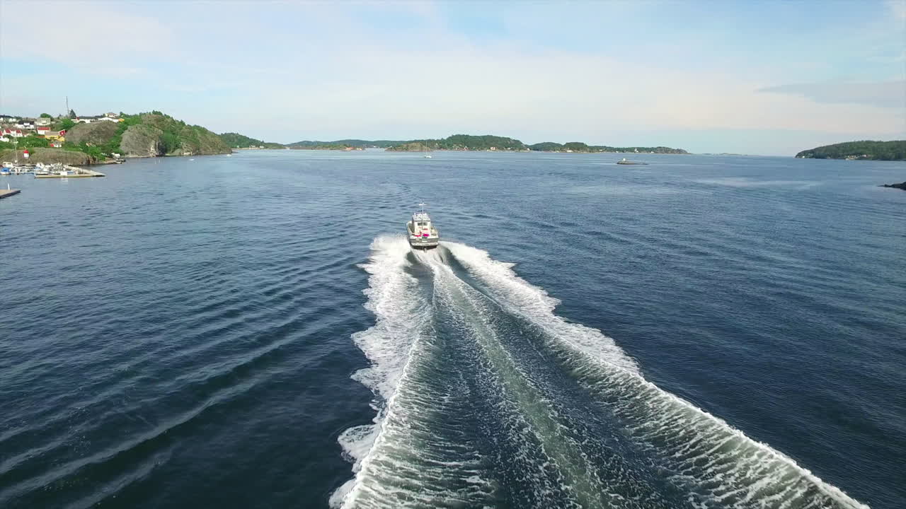 물로 이동하는 것이 가장 빠른 방법입니다.