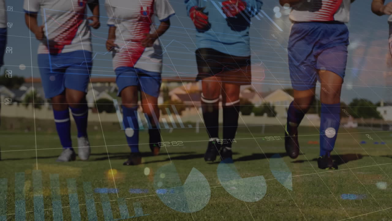 경기장에서 다양한 축구 선수들에 대한 데이터 처리의 애니메이션