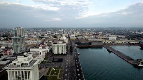 drone-shot-of-the-main-boardwalk-of-the-port-of-veracruz-at-dawn