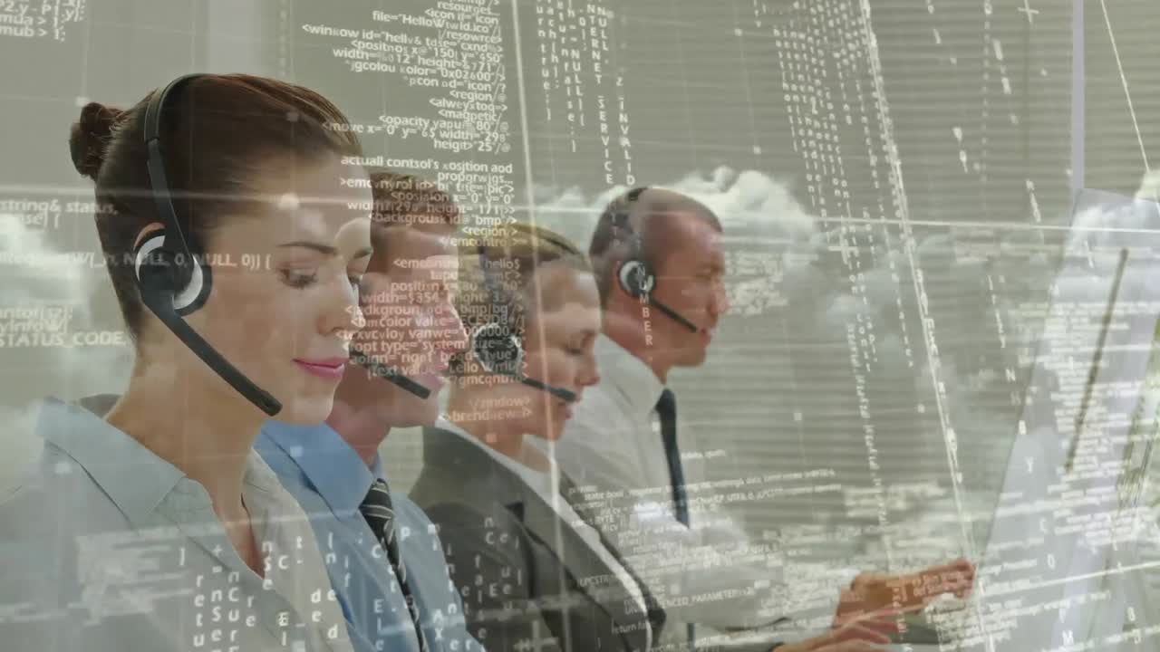 animación del procesamiento de datos sobre empresarios que llevan auriculares de teléfono