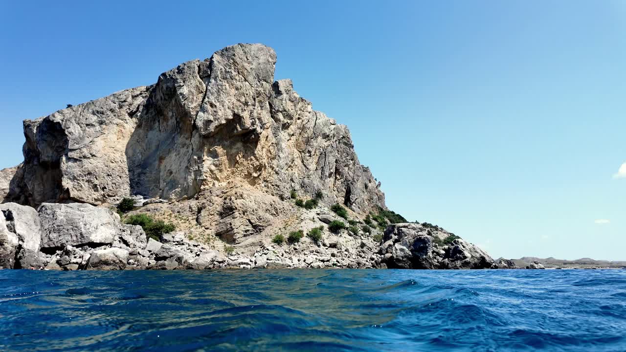 Una vista della costa vicino a Sudak, Crimea, Russia.