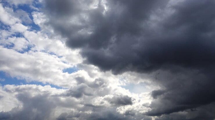 Skyer på himlen. Billede af skybevægelse