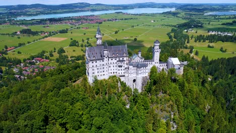 Castillo-De-Neuschwanstein-Alpes-Bávaros-Alemania