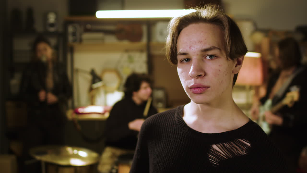 музыкант в студии