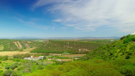 Vista-Aérea-De-Los-Alrededores-De-Vejer-De-La-Frontera,-España,-Avanzando