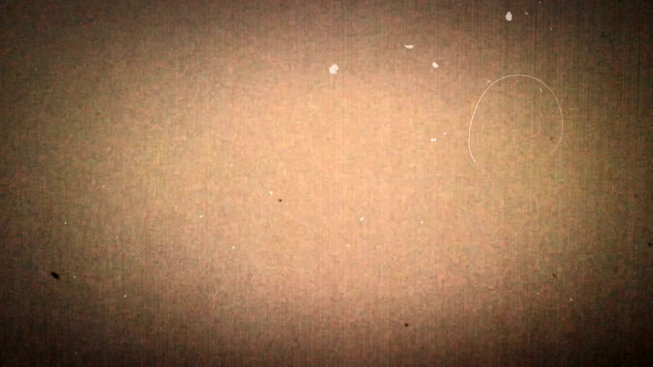 4k 그래픽 비디오 먼지 스크래치: 오래된 영화 외모와 깨진 vhs 오류 효과를 만들기