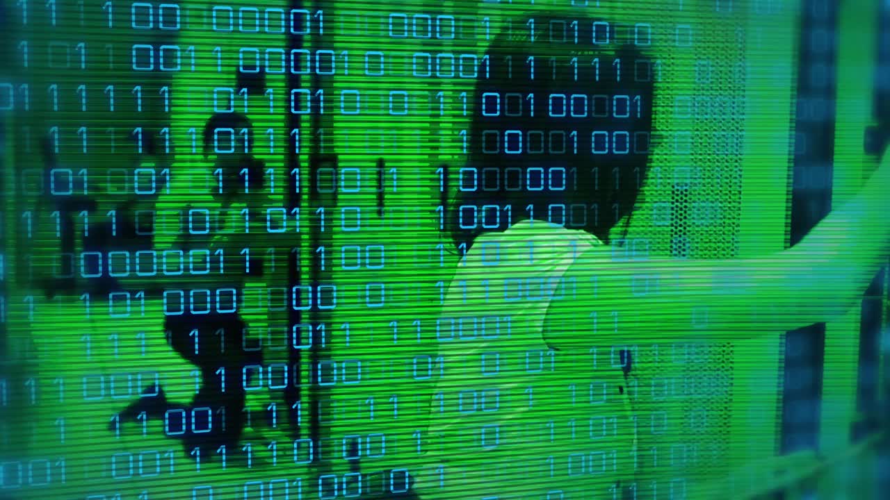 animación de procesamiento de datos codificación binaria con una técnica informática caucásica por servidores de computadora
