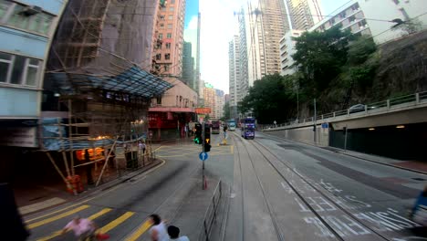 las calles de la ciudad de hong kong desde los tranvías.
