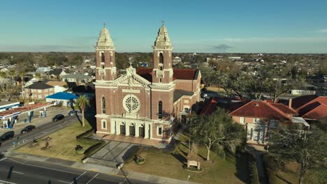 punto de vista interés de la iglesia en thibodaux al atardecer en louisiana