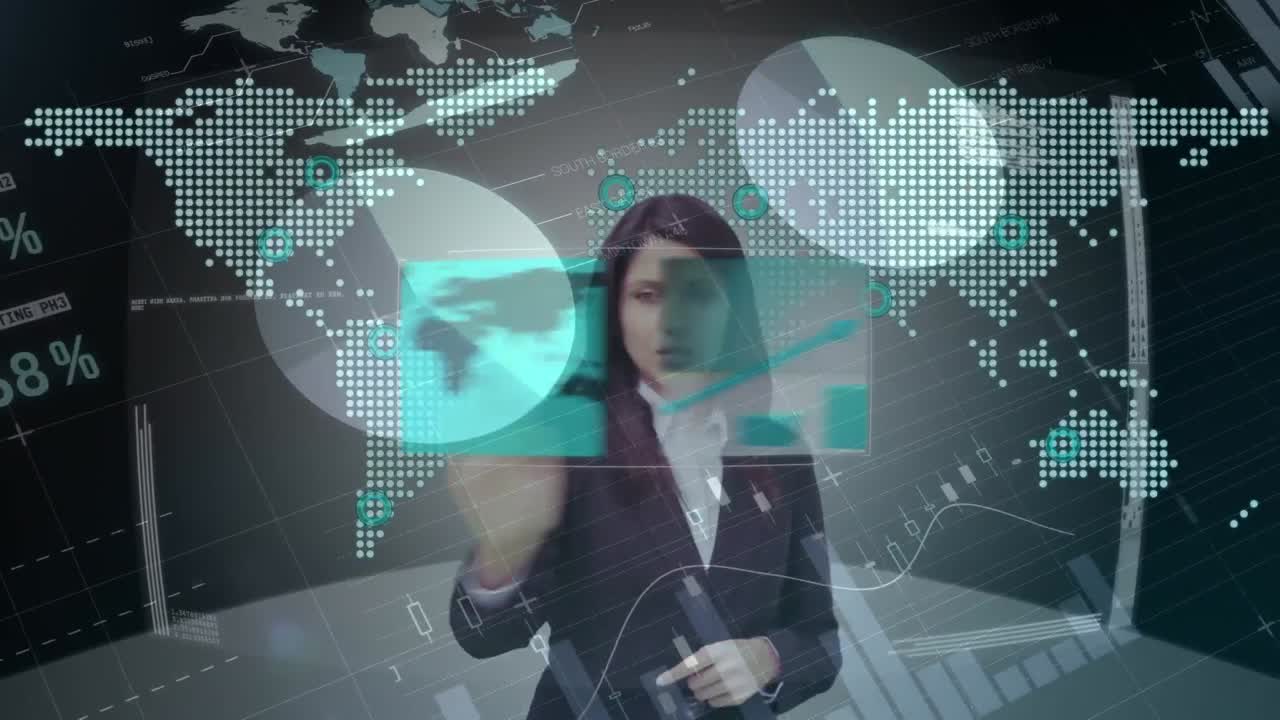 animación de una mujer de negocios que utiliza una pantalla táctil con mapa e interfaz de procesamiento de datos financieros