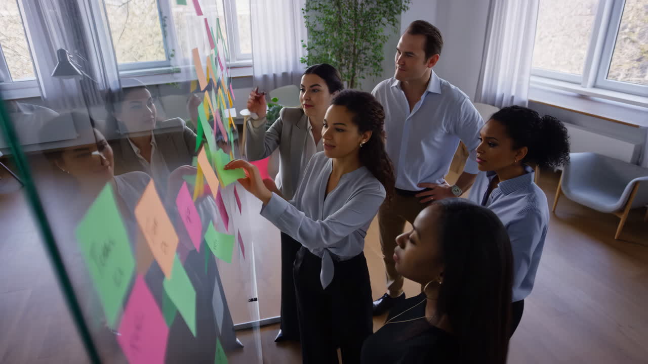 sesión de lluvia de ideas en equipo