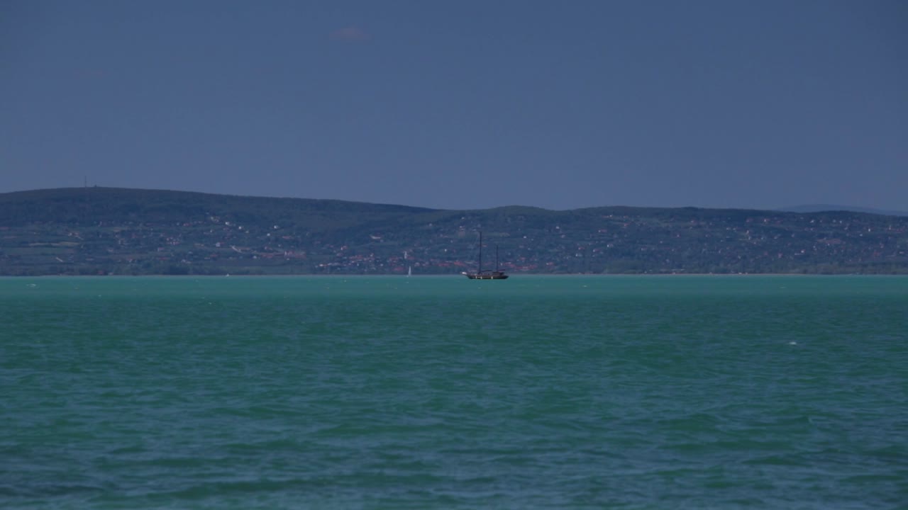 barco pirata en el lago balaton, hungria siofok grabado con un canon 6d en 1080p