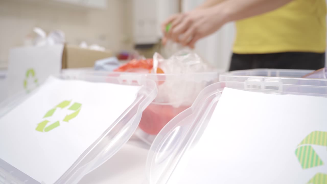 el reciclaje en primer plano. en la casa.