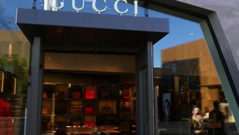 gucci store exterior