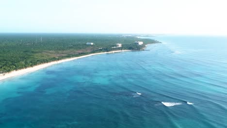 Empty-coastal-shore-of-Mexico-without-people-during-the-afternoon