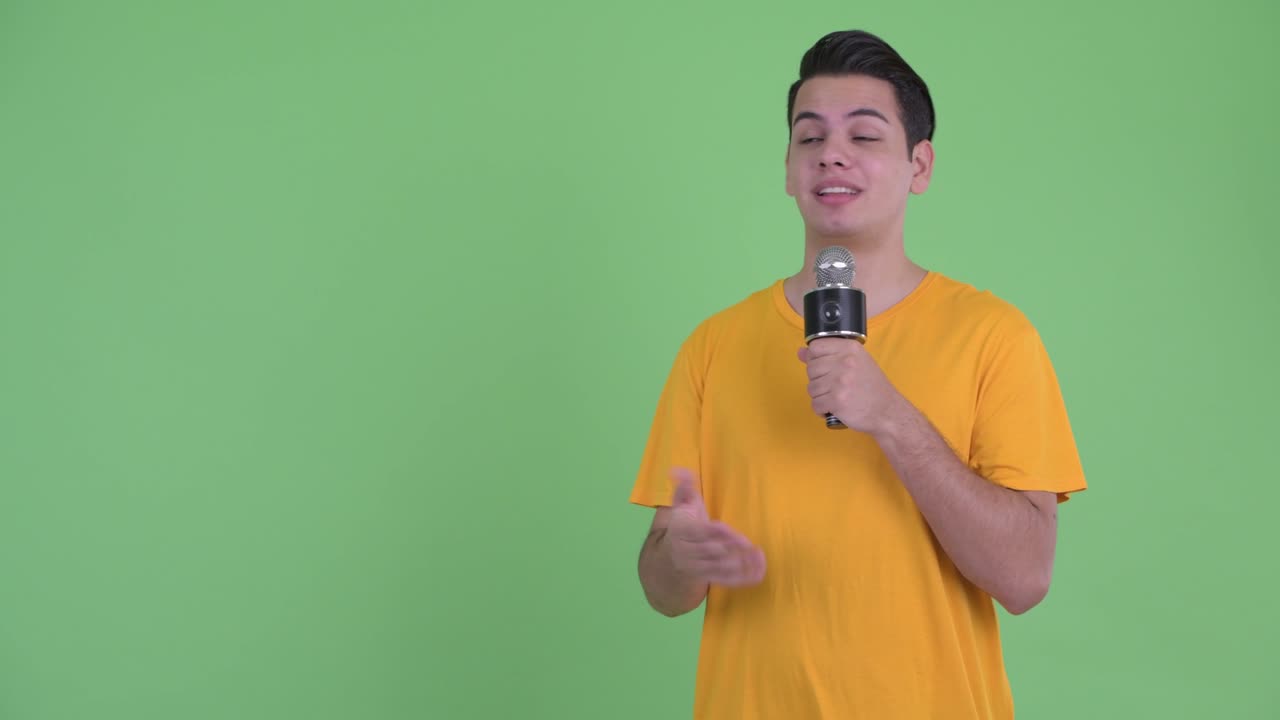 젊은 잘생긴 다민족 남자