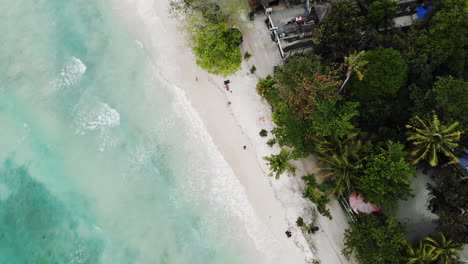 Panorama-Luftdrohnenbild-Des-Weißen-Sandstrandes-Von-Alona-Beach-In-Panglao,-Bohol,-Philippinen-3