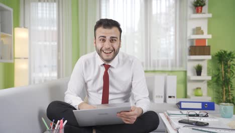 Surprised-businessman-looking-at-camera.