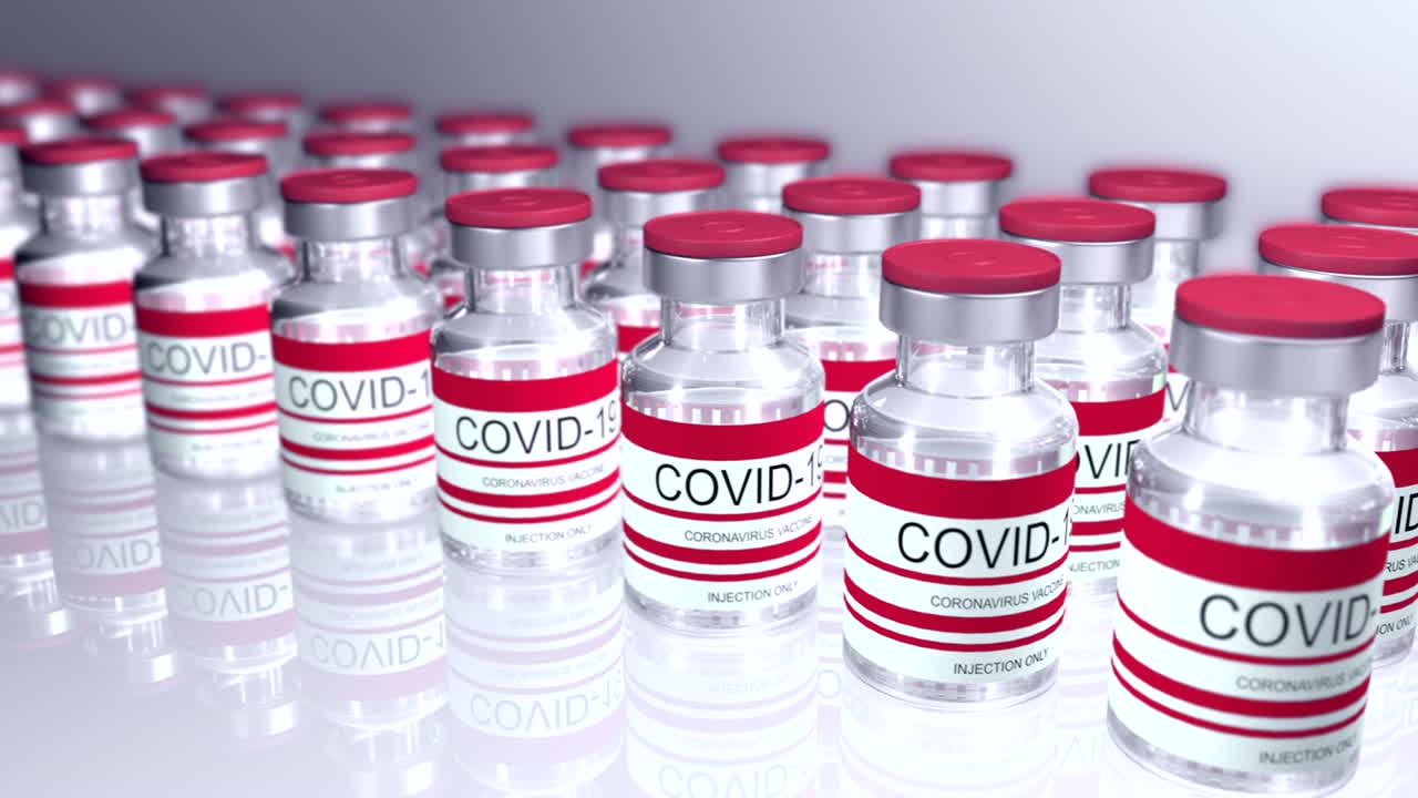 botellas rojas de la vacuna contra el coronavirus covid-19. viales de vidrio con la vacuna sars-cov-2. bucle sin costuras render 3d para edición de video, bucle para edición de vídeo, bucle
