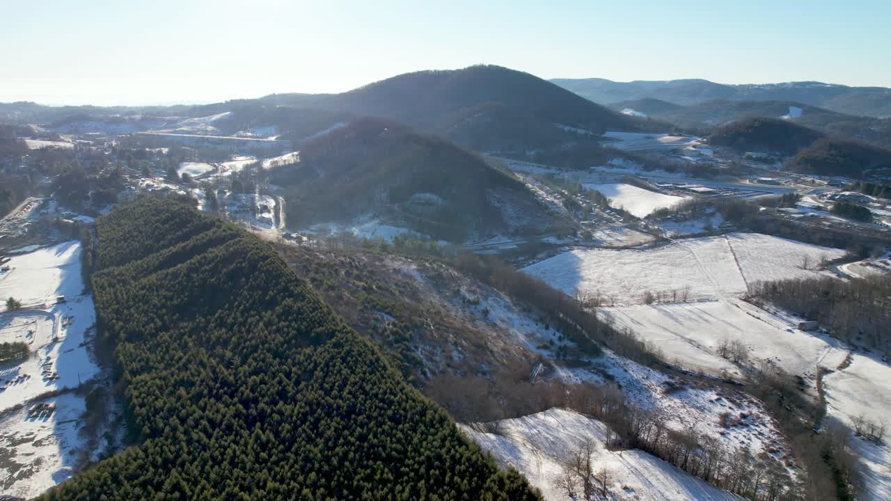 antena del condado de watauga en la nieve cerca de boone nc, carolina del norte