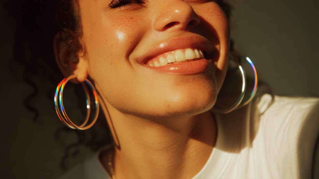 Capturing Pure Joy: A Radiant Moment of Happiness and Confidence with a Bright Smile and Vibrant Style, Showcasing a Beautiful Face Framed by Elegant Accessories and Natural Light