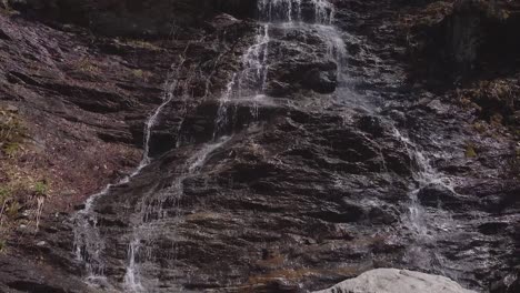 Un-Tiro-De-Catarata-Cae-En-El-Mt