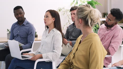 reunión de negocios en una oficina moderna