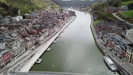 imágenes aéreas de drones de dinant