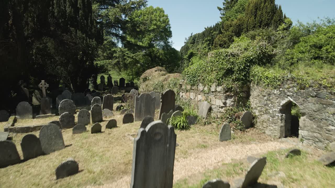 cementerio celta prohibido en el condado de wicklow en irlanda