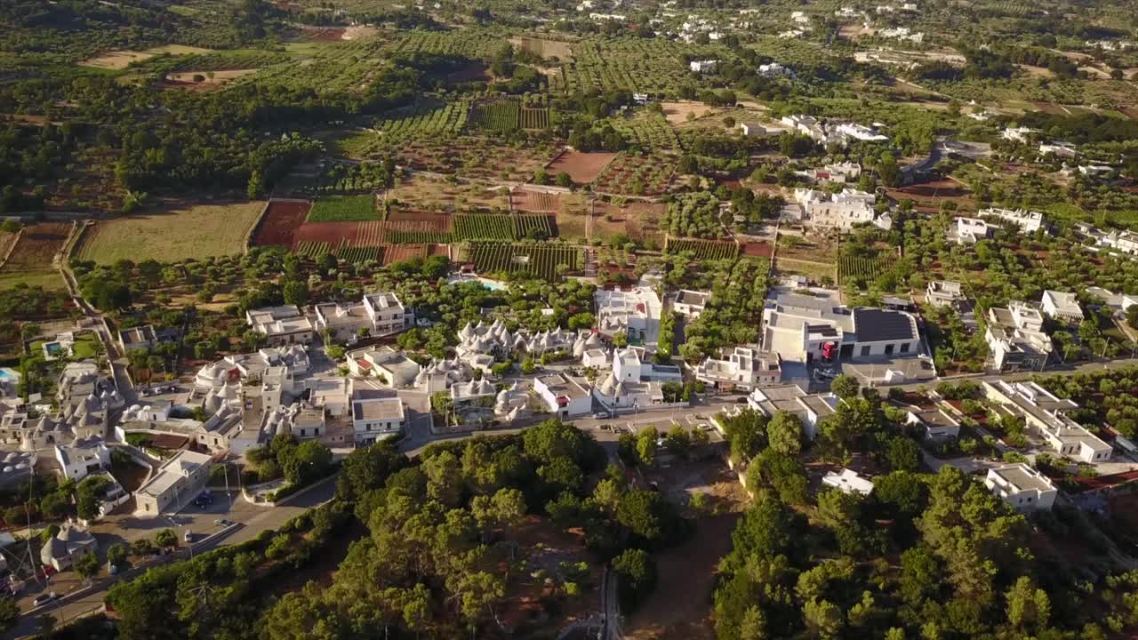 시골과 일부 주택의 드론 보기, 이탈리아 행진