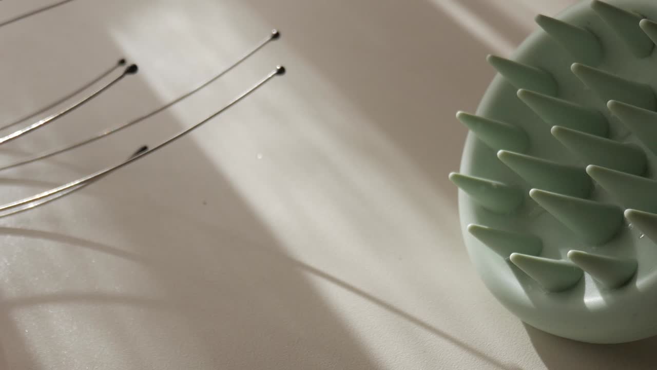 Scalp massager designed to promote hair health, treating dandruff and alopecia