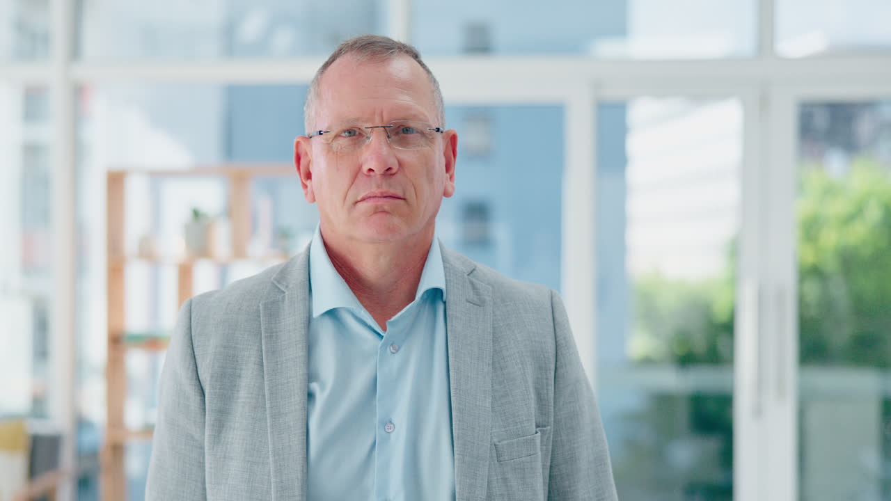 rostro de hombre de negocios, maduro y retrato de arquitecto