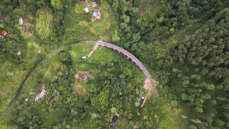 Top-View-Of-Nine-Arch-Bridge-In-Middle-Of-Green-Nature-Landscape-In-Ella,-Sri-Lanka