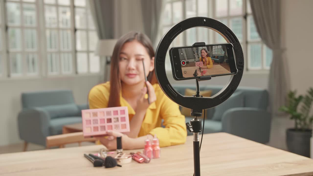 Makeup Tutorial by Beauty Vlogger