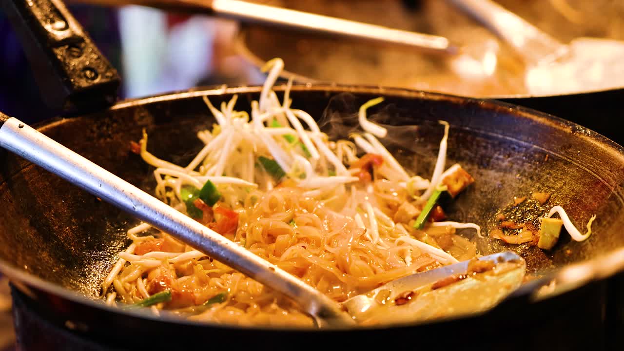 Lager Pad See Ew i en wok