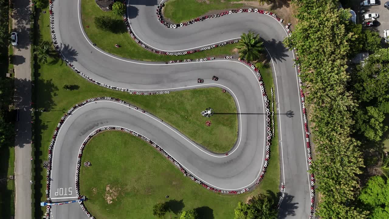 vista aérea de una pista de go-kart