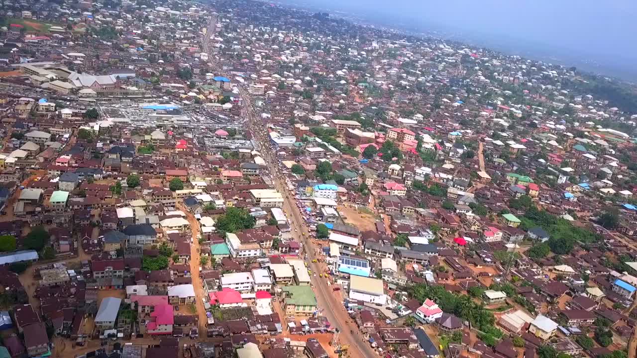 Inquadratura di ambientazione di Aguleri, Stato di Anambra, Nigeria.