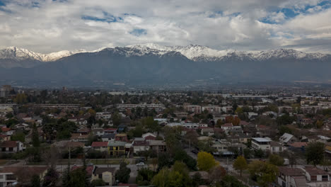 Zeitraffer-Der-Anden-Gebirgskette-Am-Tag-Von-Santiago-De-Chile