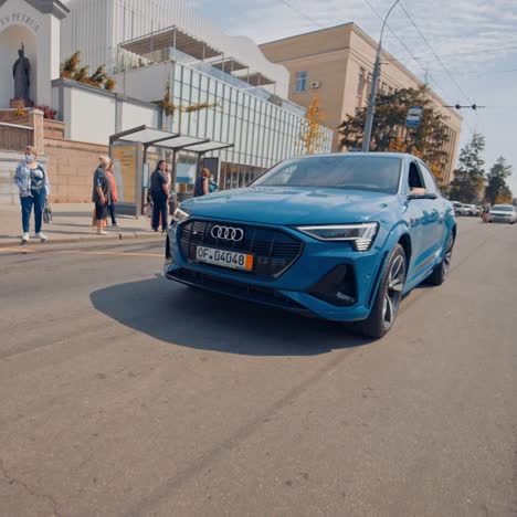 audi fully electric suv. full electric luxury crossover audi driving in city