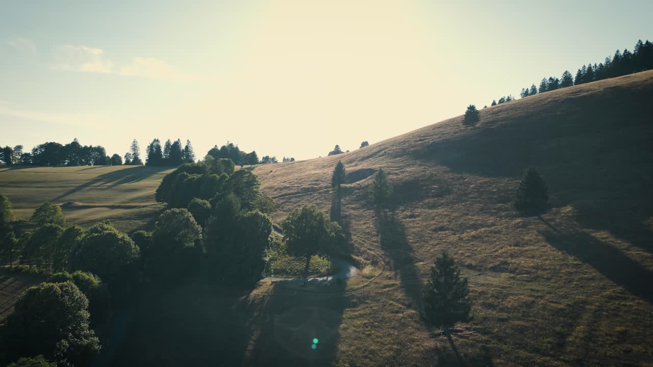 colinas verdes al atardecer, alta región del bosque negro, alemania