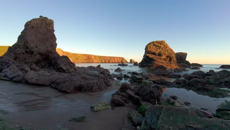 Playa-Ballydwane-Luz-Espectacular-En-La-Hora-Dorada-A-Mediados-De-Invierno-Costa-De-Cobre-Waterford-Irlanda