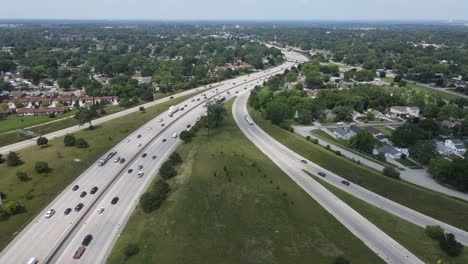 Mound-Rd-Und-I696-Interchange-Aus-Einer-Drohnenansicht,-Warren-Michigan,-USA