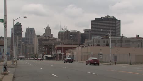 View-to-downtown-Detroit-with-skyscrapers,-Michigan,-USA