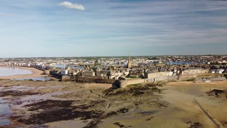 imágenes aéreas de drones en 4k sobre saint malo, gran bretaña, francia